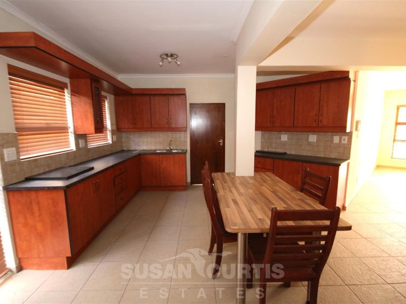 SPACIOUS HOLIDAY HOME WITH SEMI SEA VIEW - Photo 5