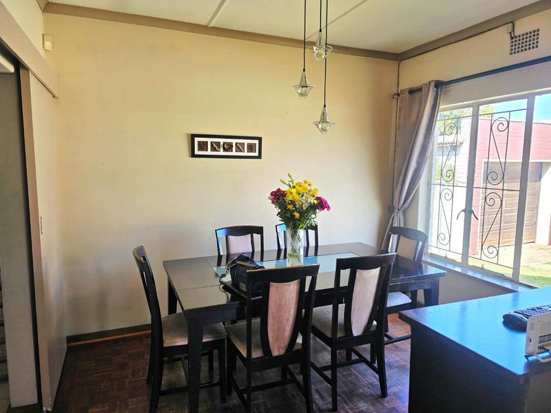 Beautiful family home and you can make her all yours! - Photo 5