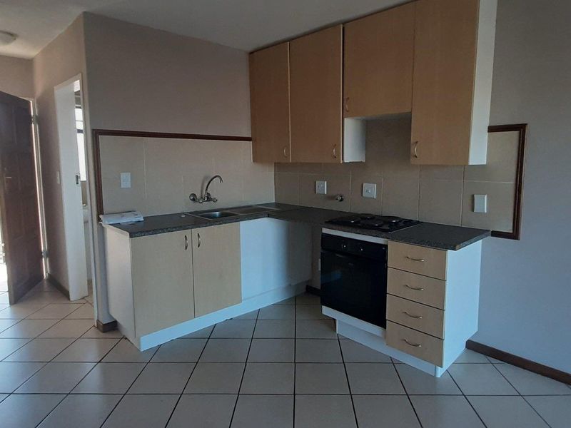 BACHELOR FLAT AVAILABLE : 1 OCTOBER 2026 - Photo 3