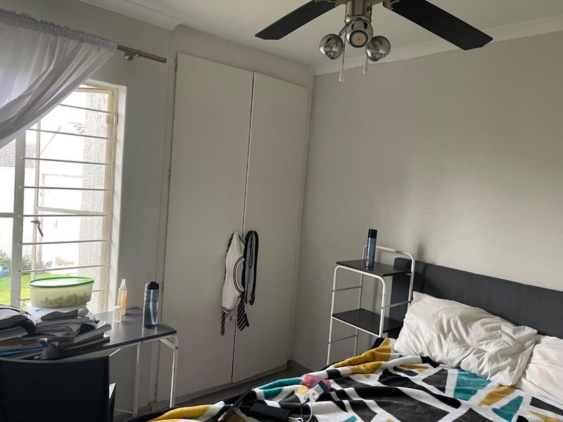 Charming 3 bedroom,2 bathroom cluster home - Photo 7