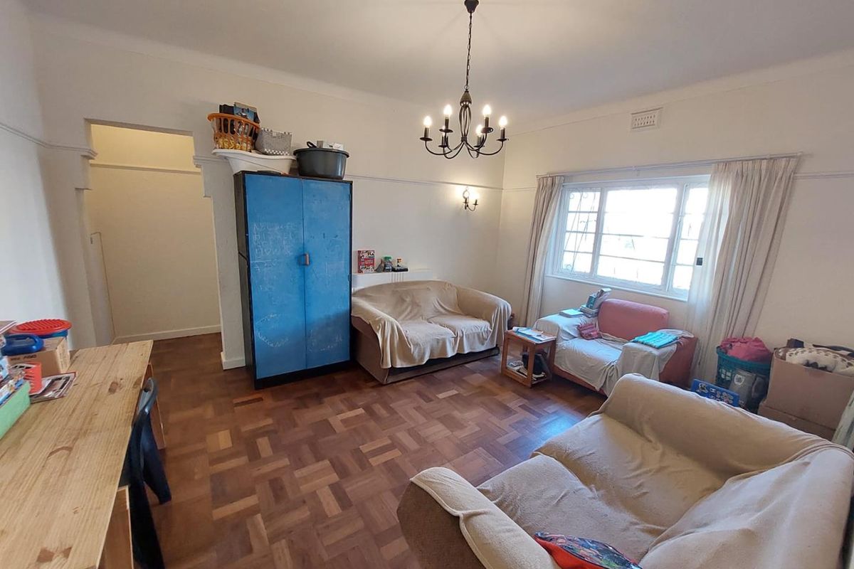 Spacious unfurnished 2-bedroom apartment To Let in Mowbray - Photo 3