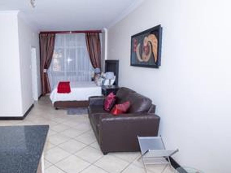 FURNISHED BACHELOR - Photo 10