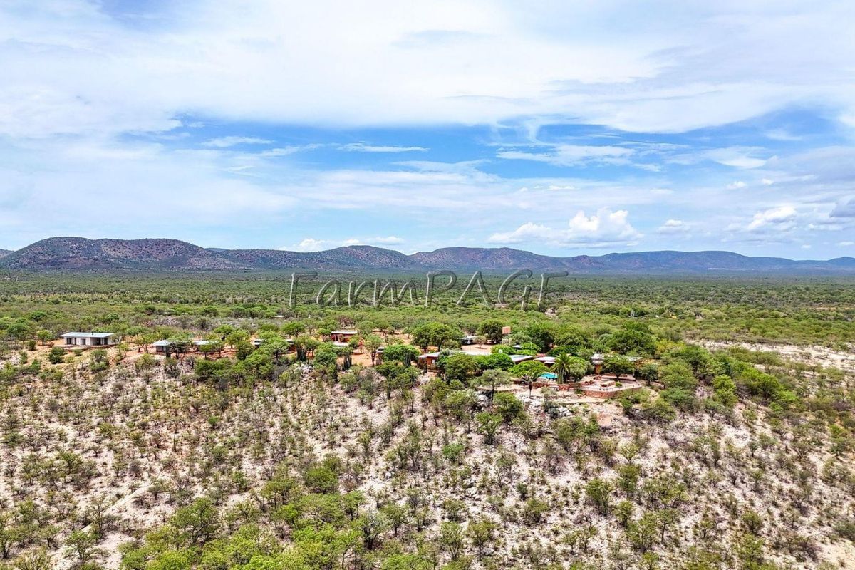 Kunene region, Outjo district:  Lodge for Sale! - Photo 2