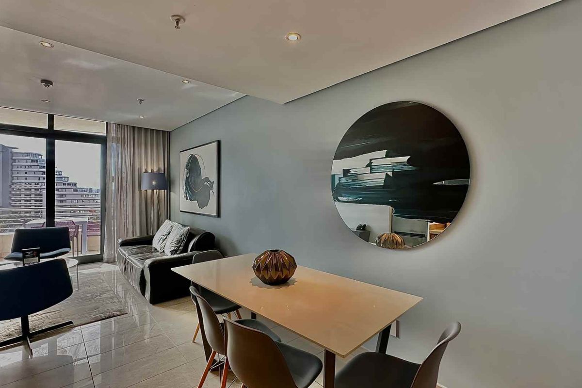 2 BEDROOM | 2 BATHROOM APARTMENT - Photo 5