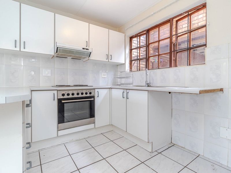 Neat duplex unit with large rooms from 1 August 2026 - Photo 7