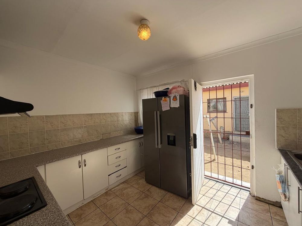 another view of the kitchen 