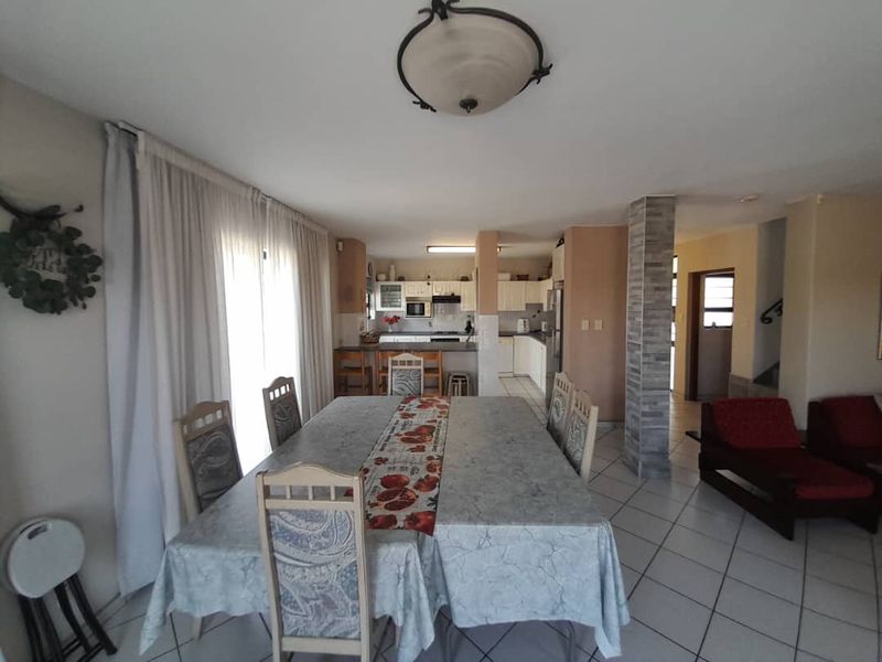 Double Storey Townhouse close to Heart of the Town - Photo 8