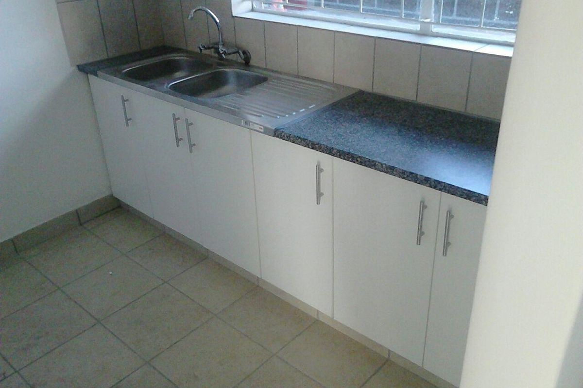 Modern Apartment for Rent - Photo 4