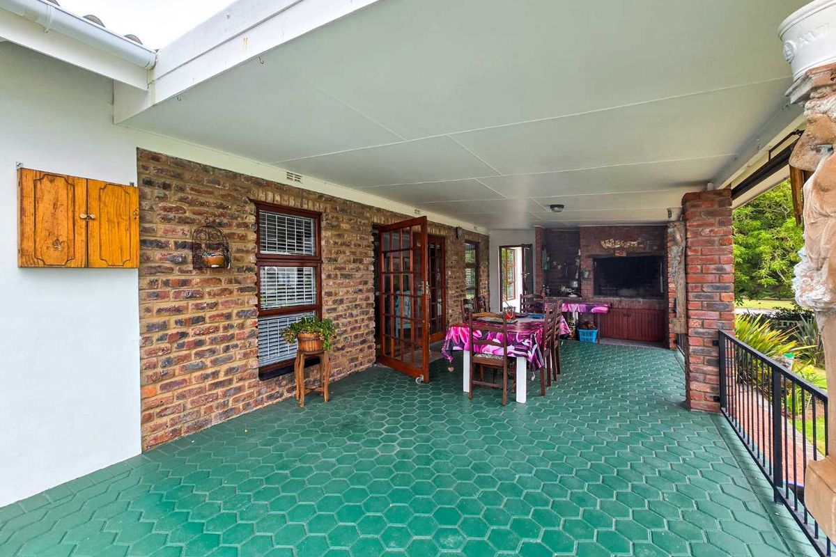 Family home with flatlet for sale in Stilbaai-Wes. - Photo 5
