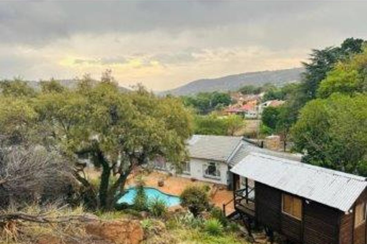 At one with Nature's tranquility. Lovely Location in Mondeor. - Photo 2