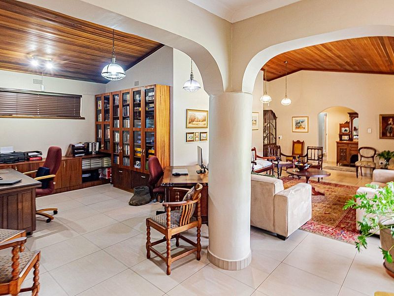 Exceptional 4-Bedroom House with 3 Flatlets - Photo 2