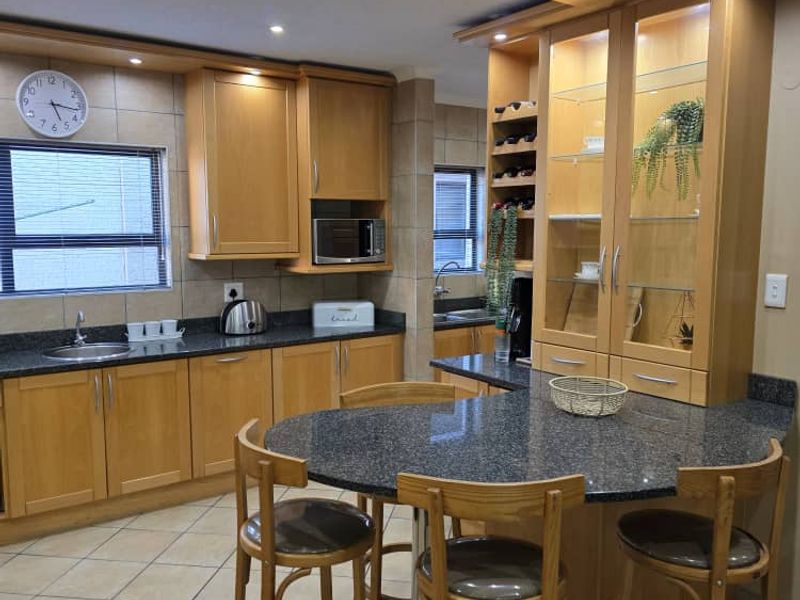 Stunning townhouse for Sale Windhoek Golf Estates - Photo 3