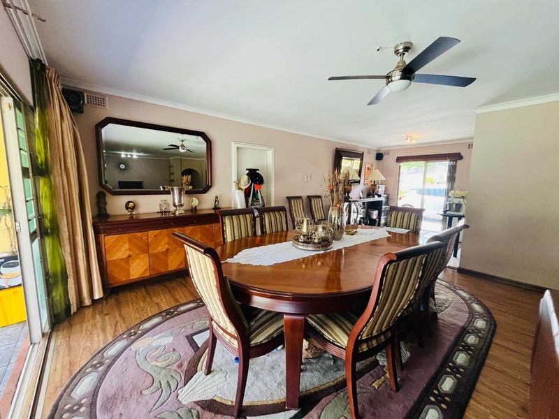 Hendra - Glen Hills home with 2 additional dwellings - Great income potential ! - Photo 6