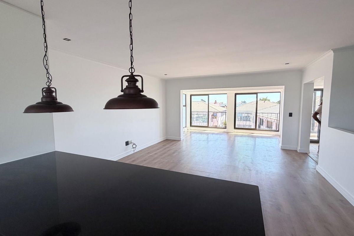 Modern Three-Bedroom Triplex in Island View, La Paloma – With Table Mountain Views - Photo 4