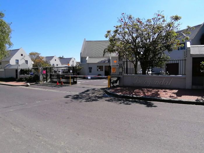 Property #2067216, Townhouse Rental Monthly in La Colline