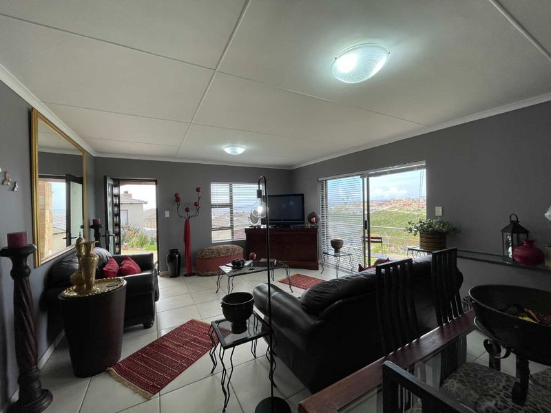 Single Level 3 Bedroom Townhouse with Sea Views in Secure Estate, Seemeeu Park - Photo 8