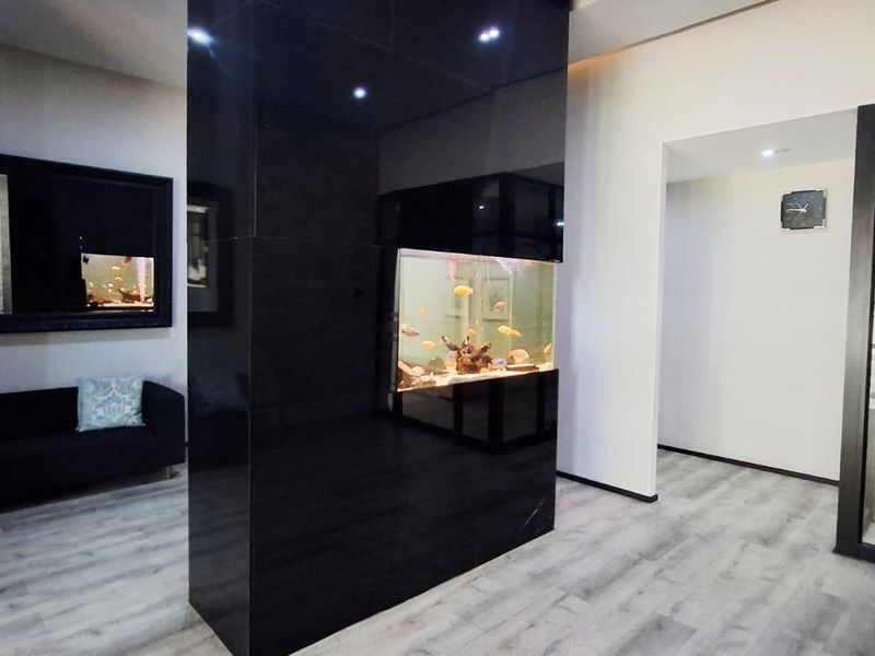 "Seaside Splendor: Luxurious Apartment with Unmatched Ocean Views!" - Photo 4