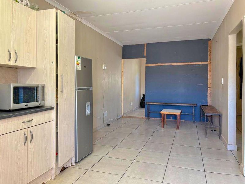 Orwetoveni, ext 3, Otjiwarongo:  Centrally located townhouse in Secure Complex - Photo 5