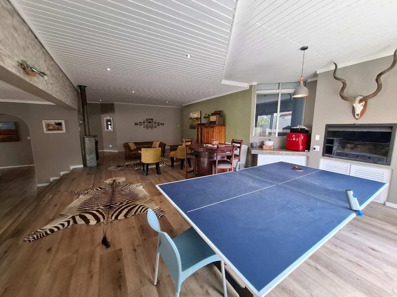 Elegant Family Home in Eros with Expansive Views - Photo 8