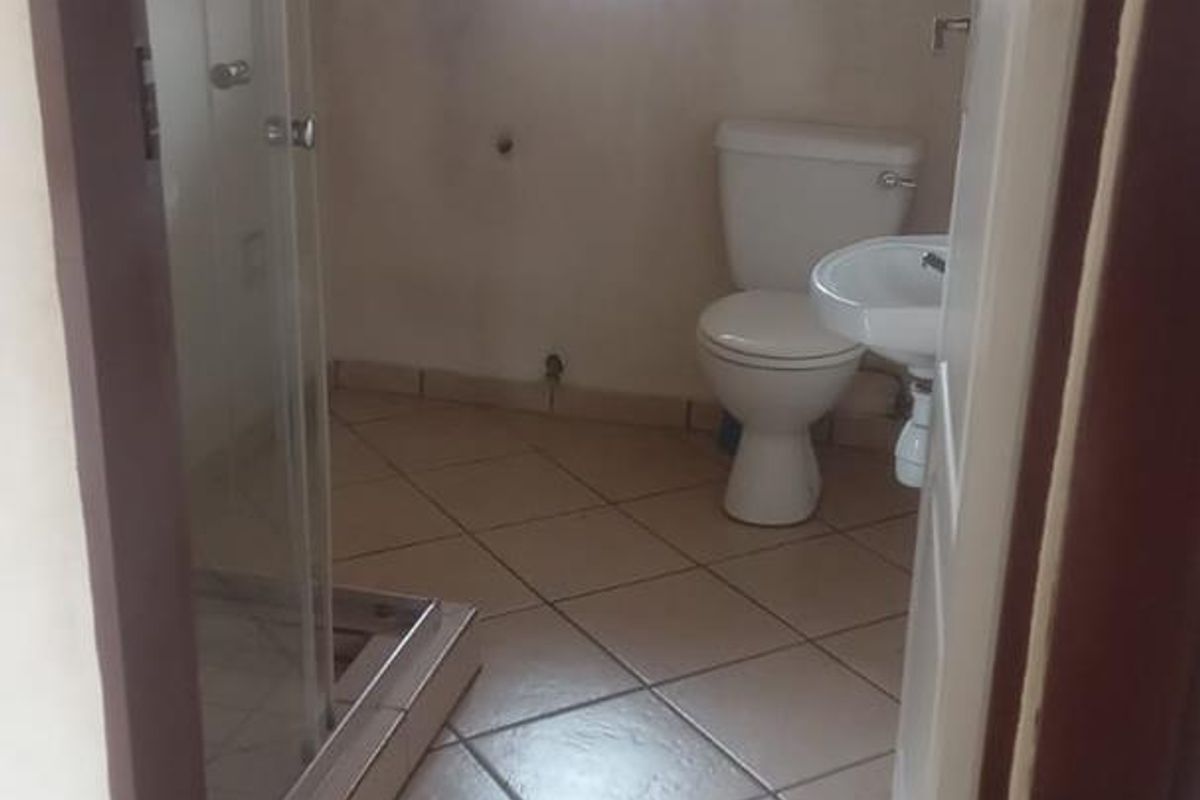 2 bedroom apartment in Kempton Park - Photo 2