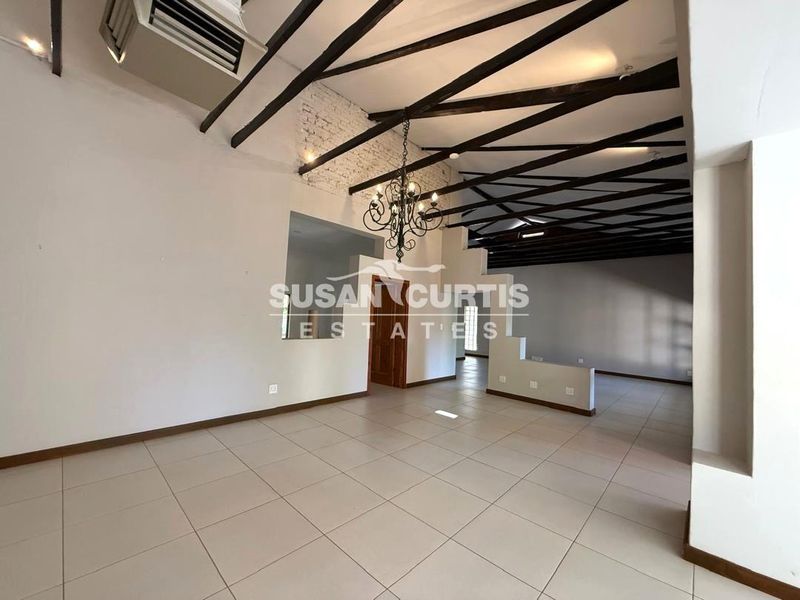 Large Family Home - Photo 7