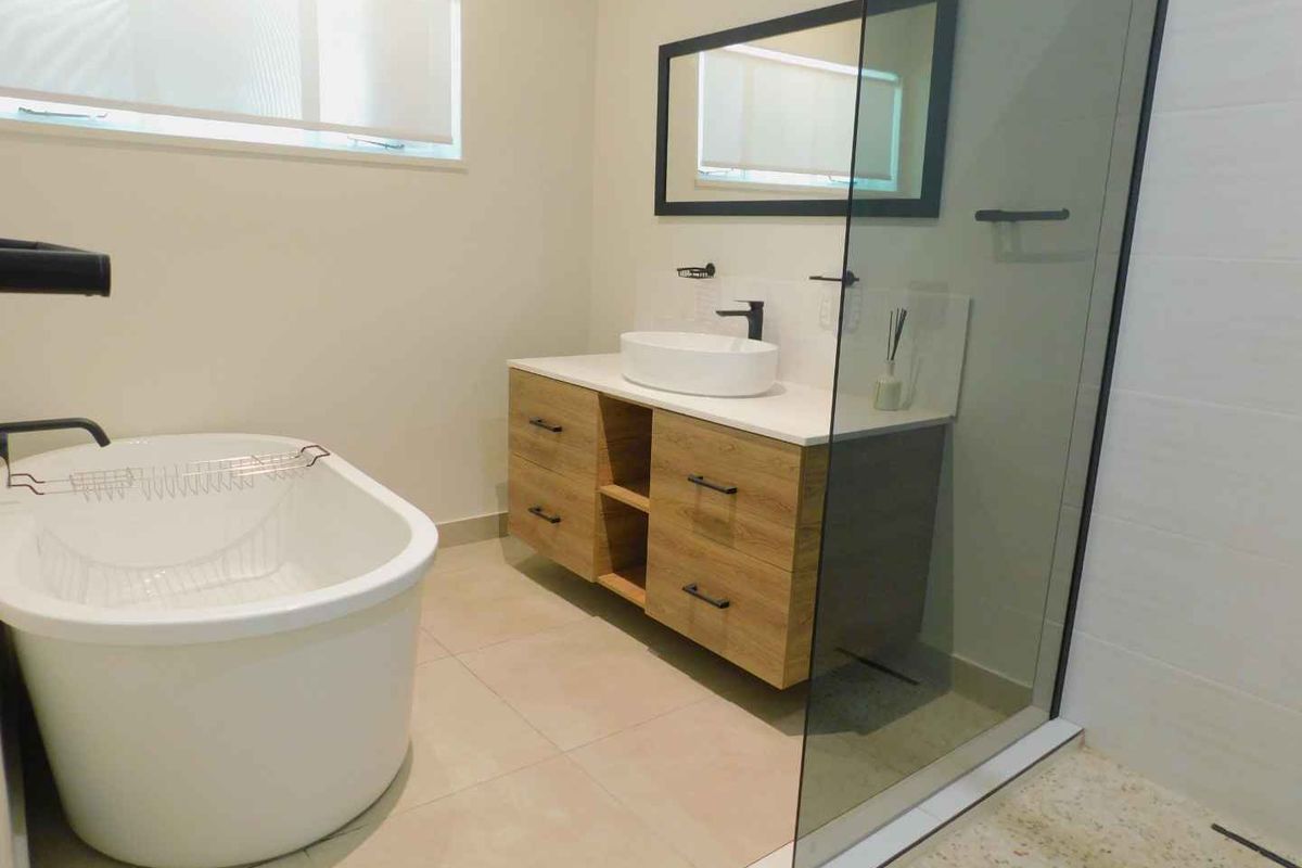 2-Bedroom Duplex Townhouse in Sandton - Photo 4