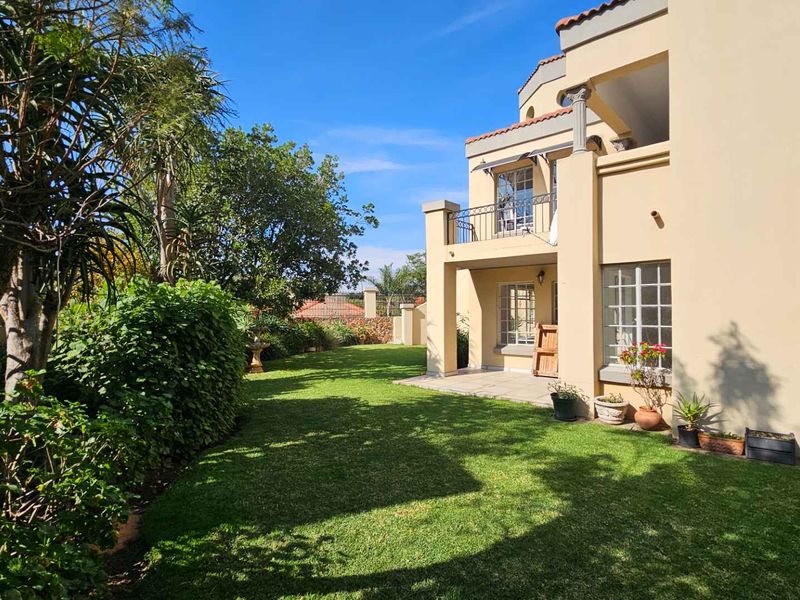 Spacious and Versatile 5 Bedroom Mediterranean Style House - Photo 2