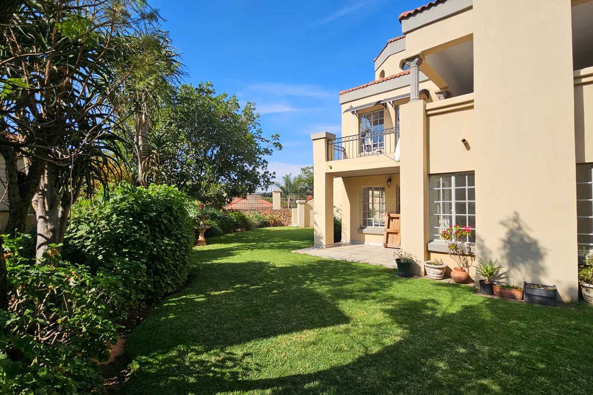 Spacious and Versatile 5 Bedroom Mediterranean Style House - Photo 2