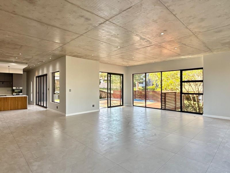 Modern Spacious Home - Photo 5