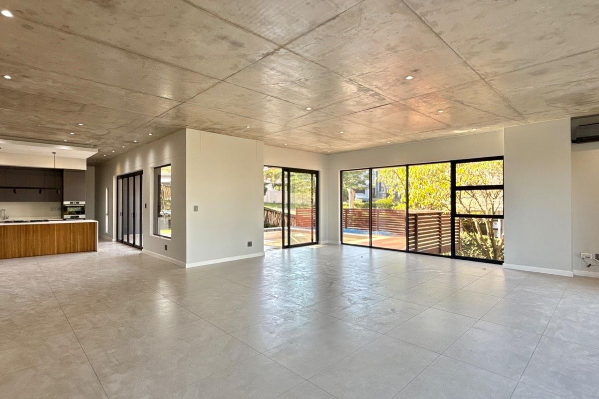 Modern Spacious Home - Photo 5