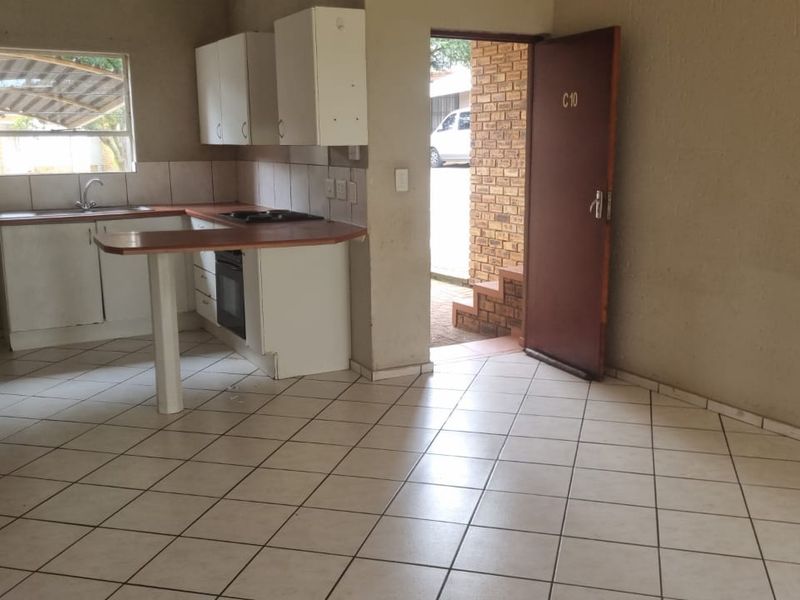 All costs included. The price you see is the price you pay!!!A perfect ground floor unit awaits you !!! - Photo 4