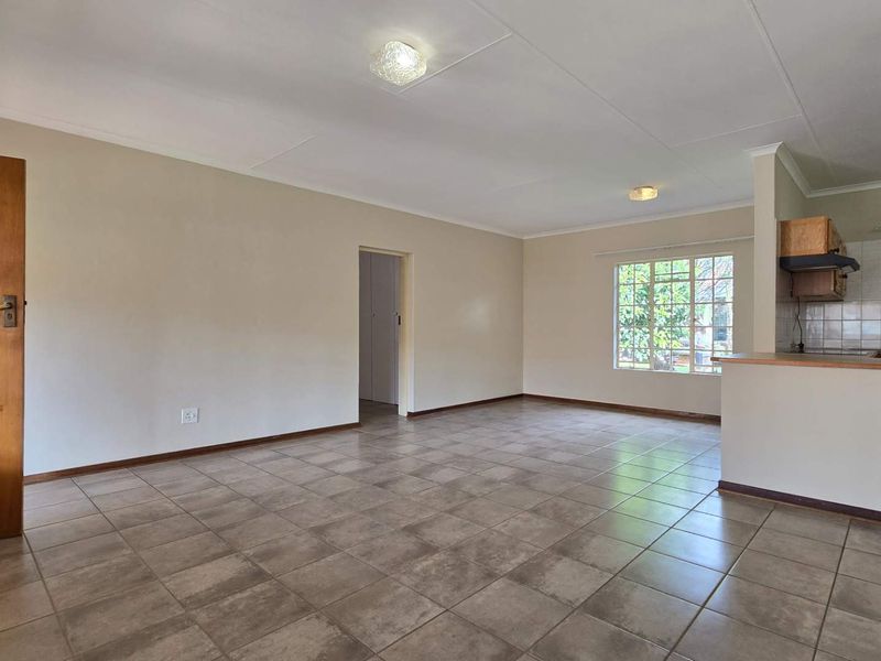 Neat and spacious 2 bedroom retirement home in secure village in Montana park - Photo 5