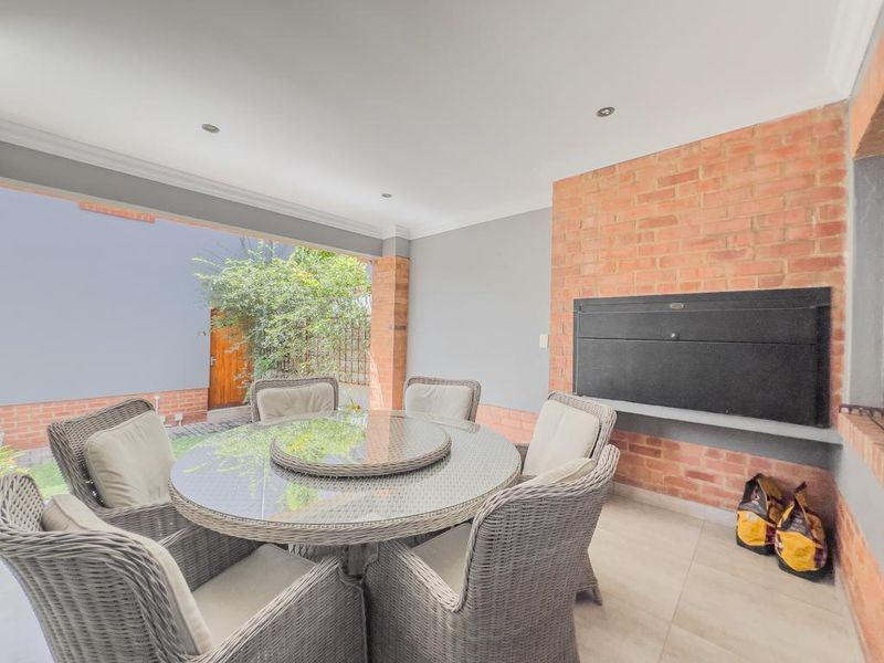 Charming Family Home with Flatlet in Heritage Hill Estate - Photo 6