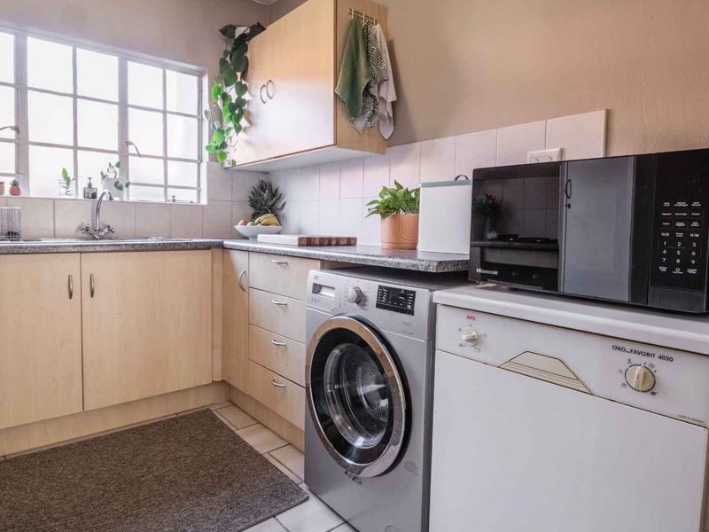 Spacious Ground-Floor 2-Bedroom Apartment with Private Garden & Pet-Friendly Living - Photo 8
