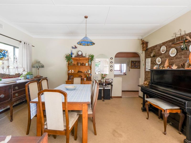 Level land family home - Photo 8