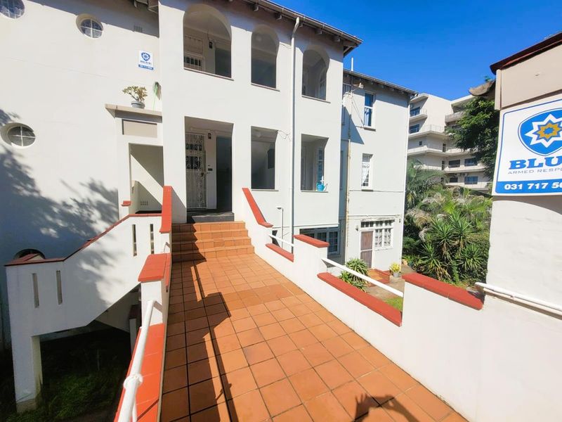 Spacious 2 Bedroom apartment close to schools and shops - Photo 5