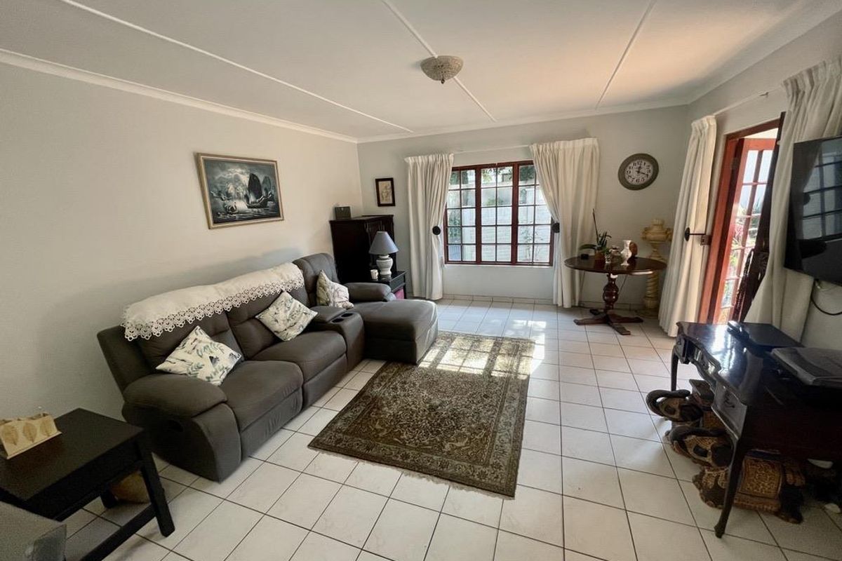 Hendra - Neat 3-Bedroom Simplex for Sale in Popular Sunningdale - Photo 4