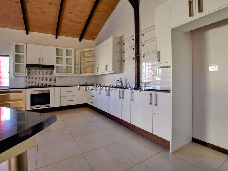 Ext 15, Swakopmund, STUNNING 3 Bedroom home ON LARGE PLOT is for sale - Photo 10