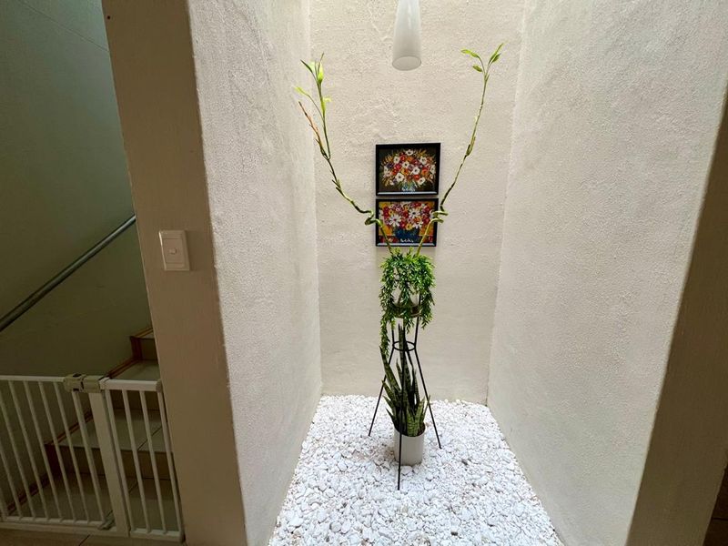 FOR SALE- 4 BEDROOM, 3 STOREY HOUSE IN LONG BEACH, WALVIS BAY, NAMIBIA - Photo 8