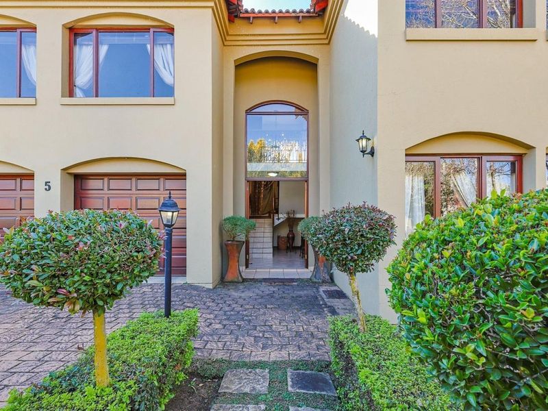 Stunning Fully Furnished Family Home in Silver Lakes Golf and Wildlife Estate – For Rent! - Photo 2