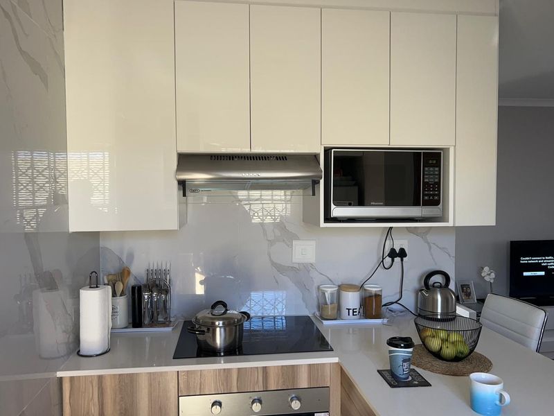 Clayville - R 950 000 Neat Family Home ! - Photo 6