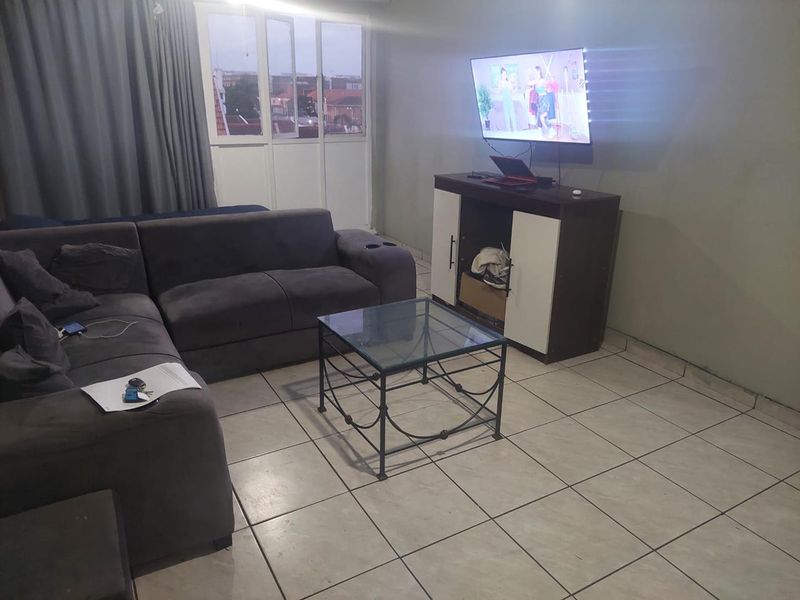 Well Located One Bedroom Apartment for Sale - Photo 1