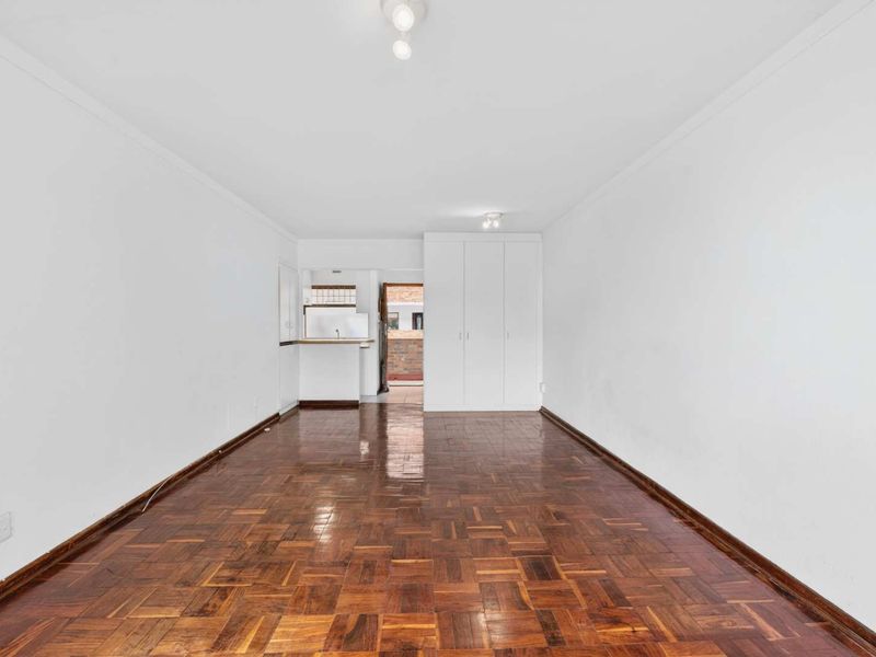 BEACHFRONT LIVING IN THE HEART OF SEA POINT - Photo 5