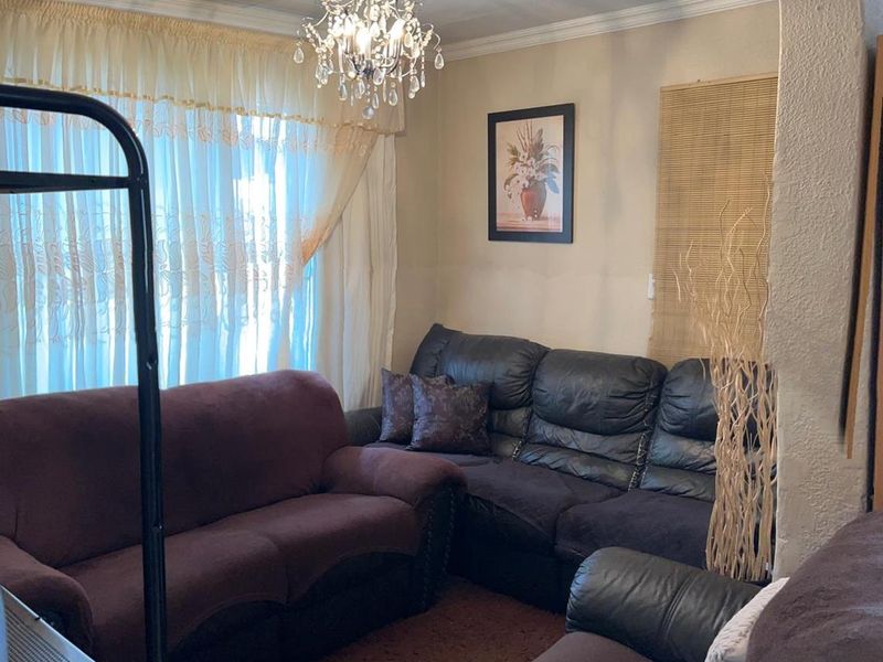 Ebony Park - R 950 000 2 beds , 1 bath - Photo 9