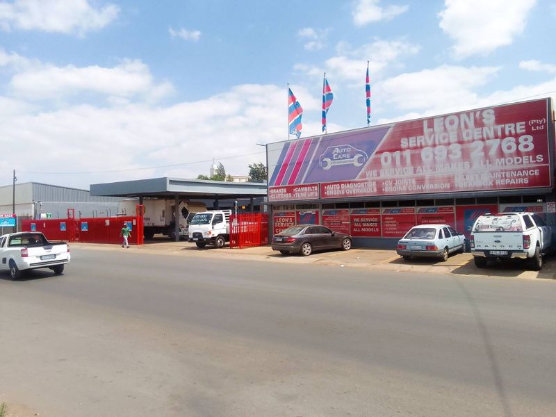 Strategically Positioned Auto Service Centre for Sale- Unbeatable Opportunity for Business Success - Photo 2