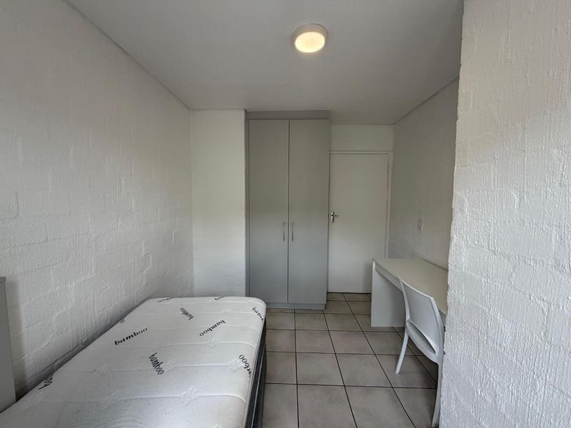 Semi-Furnished Two-Bedroom Rental Close to Stellenbosch University - Photo 8