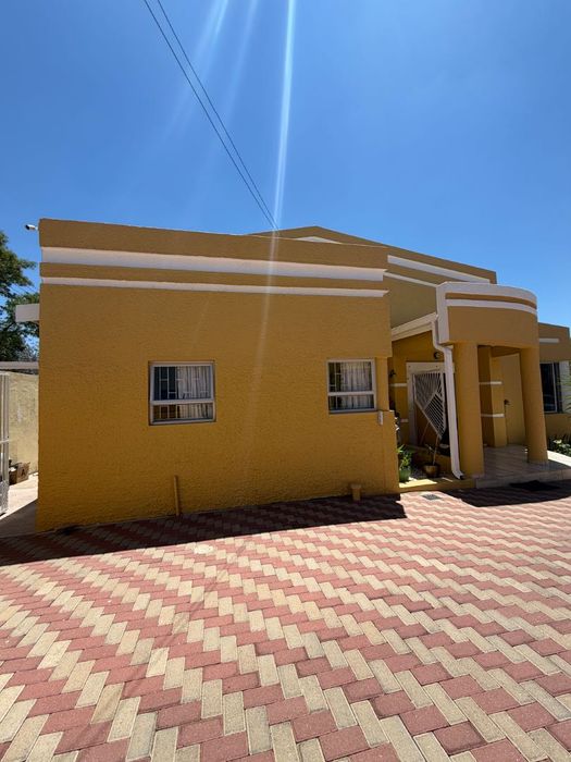 Property #2567404, House For Sale in Klein Windhoek