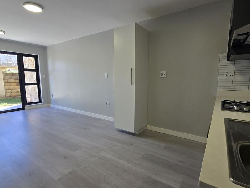 33m2 Ground floor studio apartment to rent - 24/7 to provide basic healthcare services - Photo 10