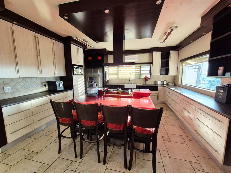 Luxurious Ludwigsdorf Family Home - Photo 3