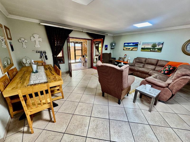 Stylish 3-Bedroom Townhouse in Bartlett - Photo 9